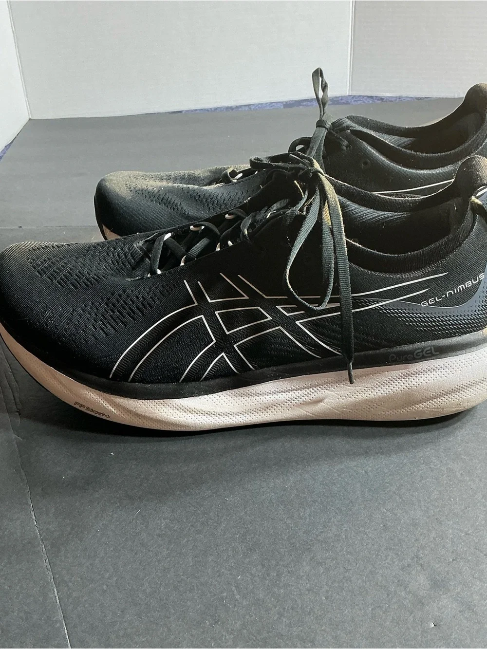 Men's Black asics gel- nimbus  25 athletic shoe